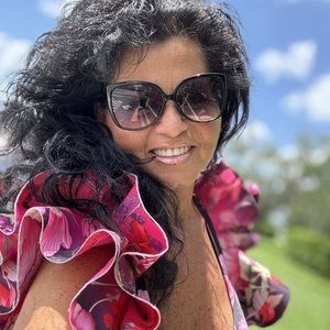 Meet your Posher, Carina